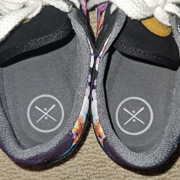 Inkkas Black and White Artistic Sneakers - Picture 5 of 10